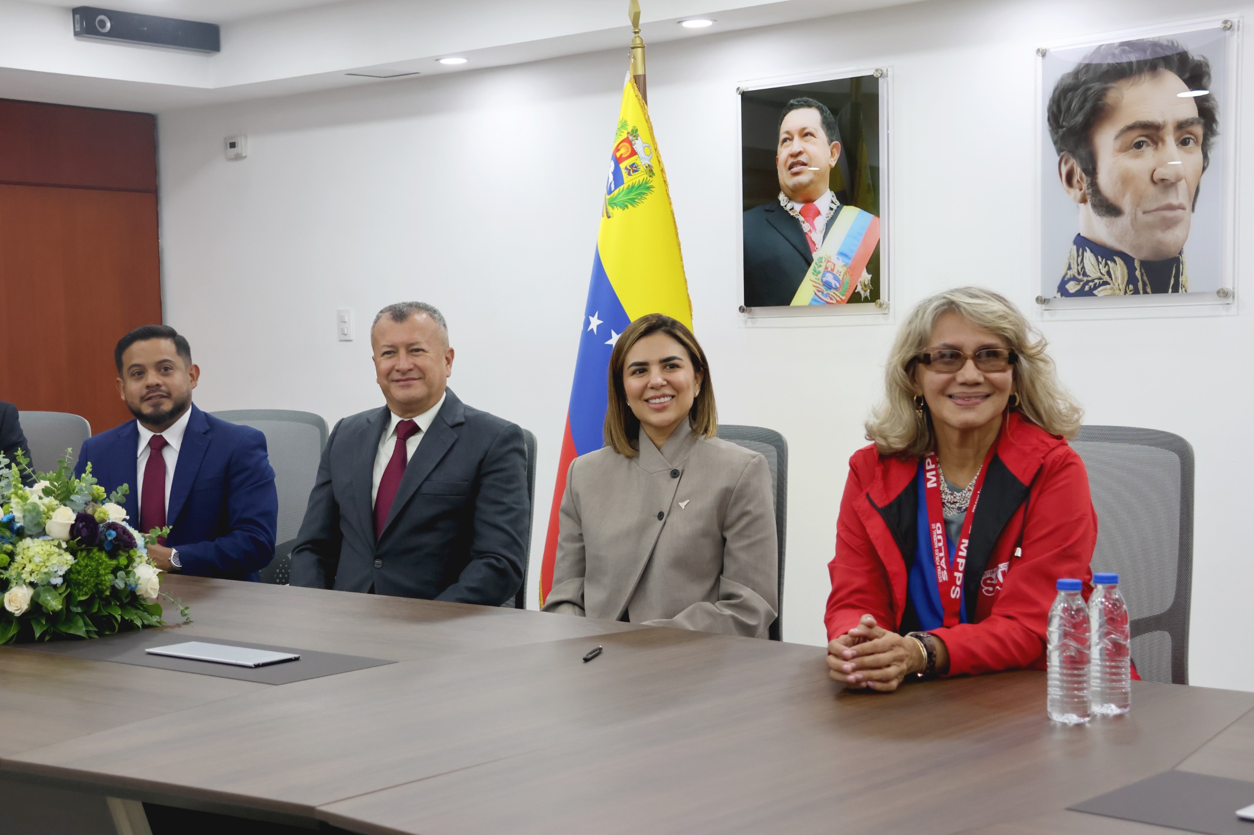 El Ministerio de Salud firma convenio con Seguros La Previsora, Horizonte y Miranda para agilizar cirugías a través de la VenApp y el 1X10 del Buen Gobierno.
